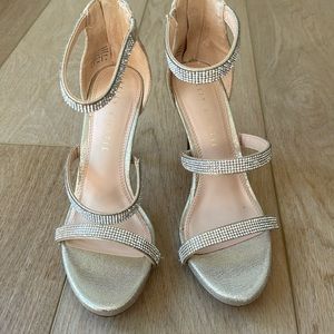 Gold/silver sparkle stilletto high heals